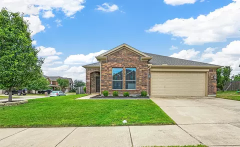1525 Grassy View Dr, Fort Worth, TX 76177