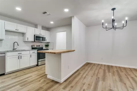 224 Crooked Ln, Mesquite, TX 75149