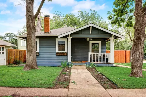 814 N Clinton Ave, Dallas, TX 75208