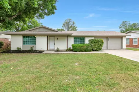 5612 Ammons St, Haltom City, TX 76117