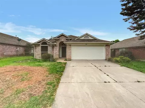 902 Santa Fe Dr, Saginaw, TX 76131