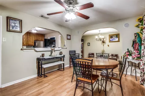 Dining - 1017 Bluebonnet Ln, Mesquite, TX 75149 photo 2 of 5