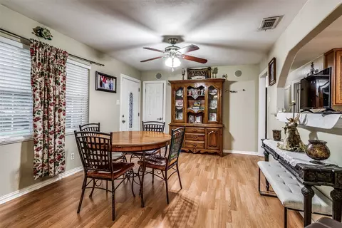 Dining - 1017 Bluebonnet Ln, Mesquite, TX 75149 photo 4 of 5