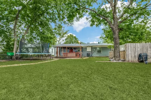 Exterior - 1017 Bluebonnet Ln, Mesquite, TX 75149 photo 5 of 6