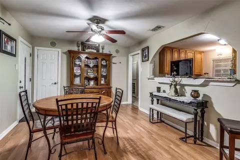 Dining - 1017 Bluebonnet Ln, Mesquite, TX 75149 photo 3 of 5