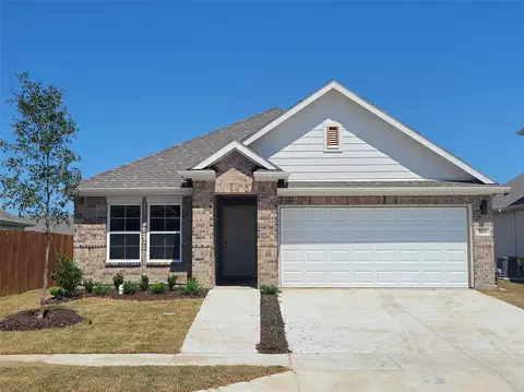 720 Fossil Grove Dr, Royse City, TX 75189