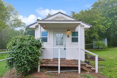 129 Pine Bluff Ct, Springtown, TX 76082