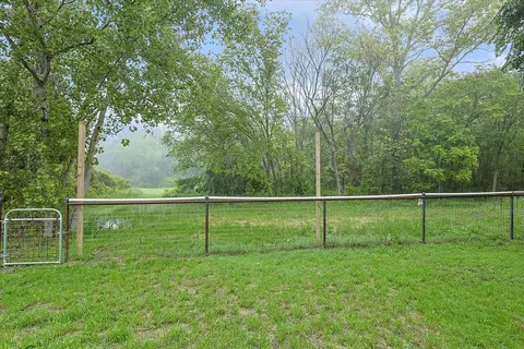 129 Pine Bluff Ct, Springtown, TX 76082 photo 23