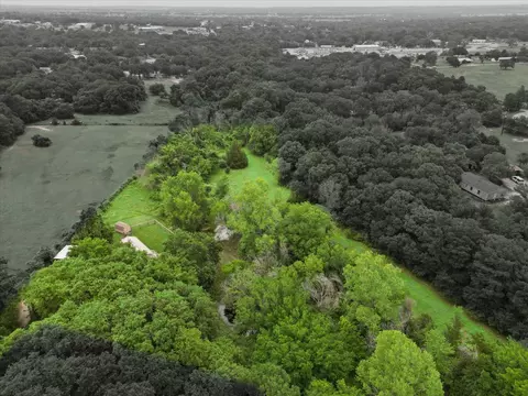129 Pine Bluff Ct, Springtown, TX 76082 photo 3