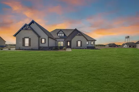 12113 Magma Ct, Krum, TX 76249