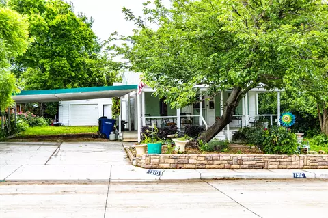 1510 N Main St, Carrollton, TX 75006
