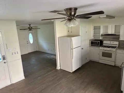 Living - 1905 Church St, Ruston, LA 71270 photo 1 of 3