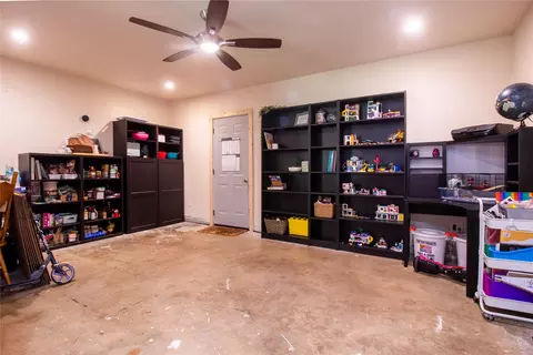 810 Rockwall Dr, Euless, TX 76039 photo 3