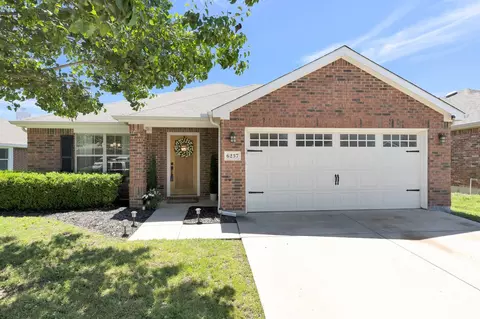 6237 Trinity Creek Dr, Fort Worth, TX 76179