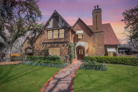 2805 Alton Rd, Fort Worth, TX 76109
