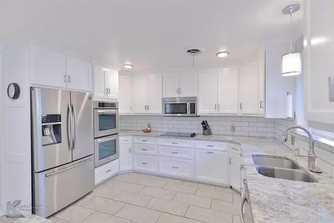 306 Shalimar Dr, Clyde, TX 79510