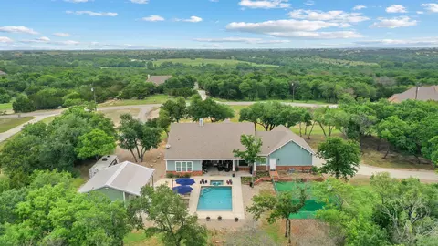 130 Tommy Norris Ct, Weatherford, TX 76088