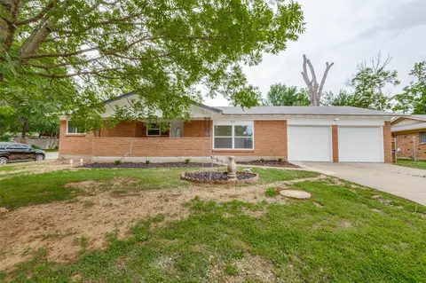 7016 Meadowbrook Dr, Fort Worth, TX 76112