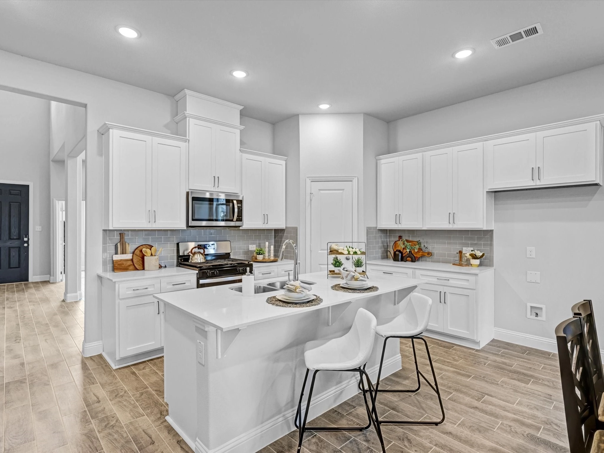 600 Portina Dr  