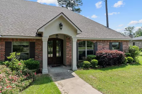 5325 Cavalier Ct, Keithville, LA 71047
