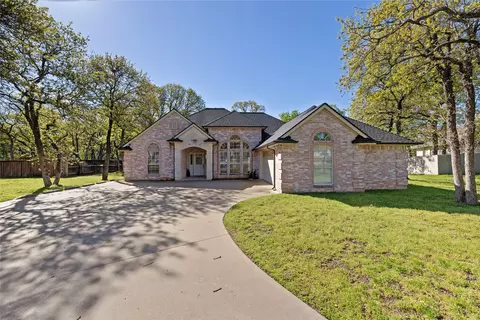 6707 Forest Oaks Ct, Granbury, TX 76049