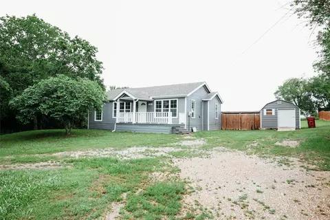 Exterior - 416 W Cardinal St, Ector, TX 75439 photo 2 of 5