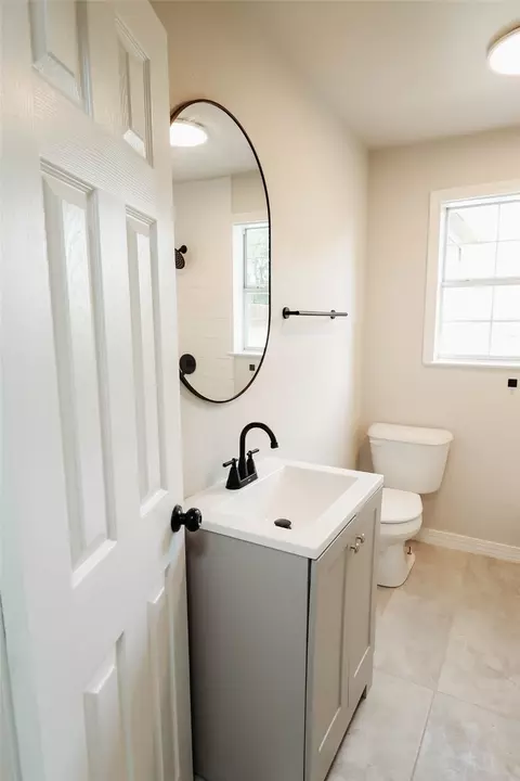 Bath - 416 W Cardinal St, Ector, TX 75439 photo 1 of 8