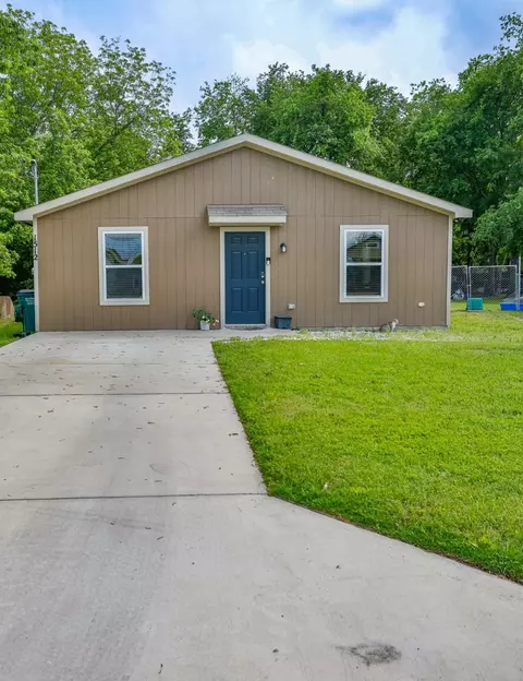 1512 Roy St, Gainesville, TX 76240