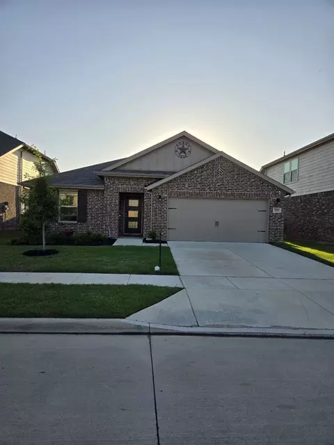 2303 Highedge St, Crandall, TX 75114