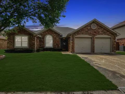 2308 Belton Dr, Arlington, TX 76018
