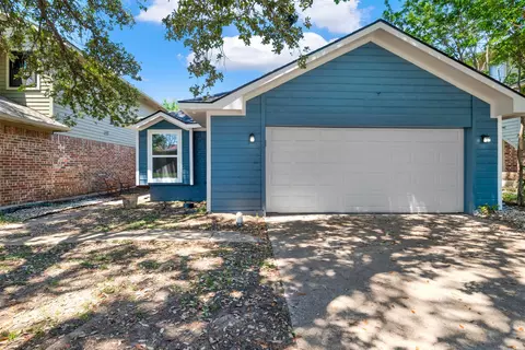3803 Clover Hill Ln, Carrollton, TX 75007