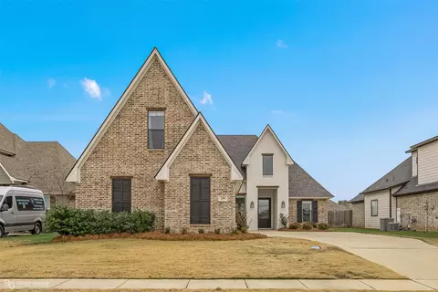 408 Independence Cir, Benton, LA 71006