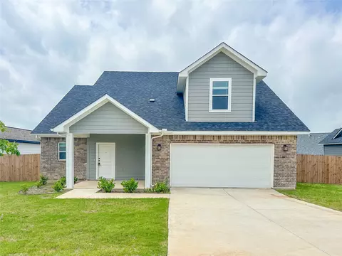 821 Feather Edge Dr, Springtown, TX 76082