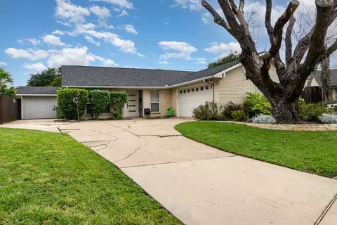 2809 Arcadia Ln, Carrollton, TX 75007