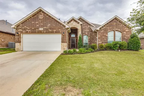 8 Ashlawn Ct, Edgecliff Village, TX 76134