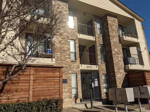 1810 N Garrett Ave #211, Dallas, TX 75206