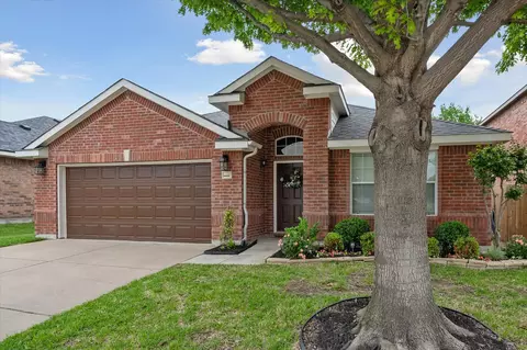 9011 Rainland Dr, Arlington, TX 76002