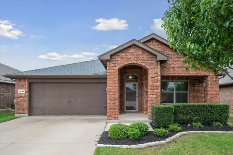 10245 Almondtree Dr, Fort Worth, TX 76140