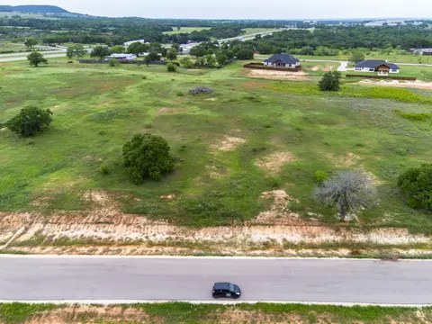 3055 Haylee Dr, Granbury, TX 76048