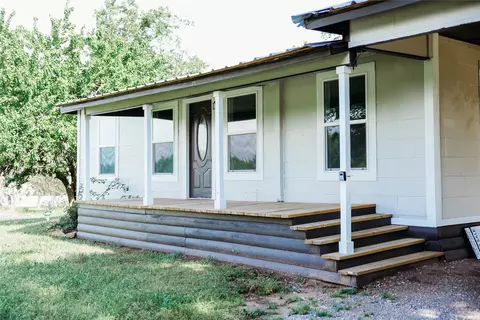 210 W Cardinal St, Ector, TX 75439 photo 2
