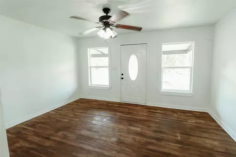 210 W Cardinal St, Ector, TX 75439 photo 7