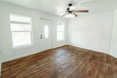 210 W Cardinal St, Ector, TX 75439 photo 8