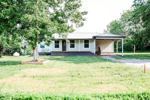 210 W Cardinal St, Ector, TX 75439