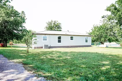 210 W Cardinal St, Ector, TX 75439 photo 16