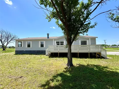 300 E Coal St, Carbon, TX 76435