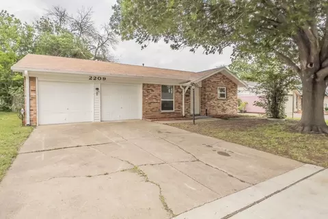 2209 Miriam Ln, Arlington, TX 76010