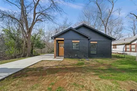 1007 S Jackson St, Palestine, TX 75801