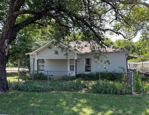103 Ramsey Dr, Cedar Hill, TX 75104