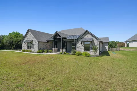 133 Helton Dr, Granbury, TX 76049