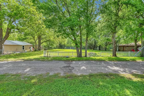 509 S Jernigan St, Bells, TX 75414